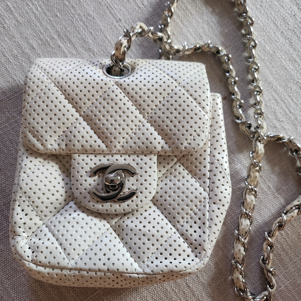 Authentic Chanel Small Chain Bag